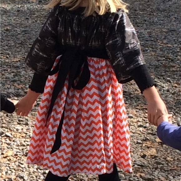 3 Halloween dresses size 6-7 - Picture 5 of 7